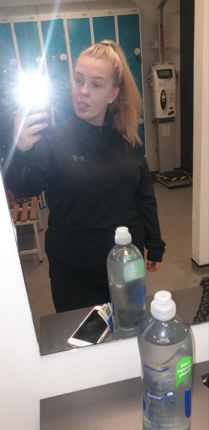 Cute UK Blonde wants to be exposed #Yb2ZfRC8