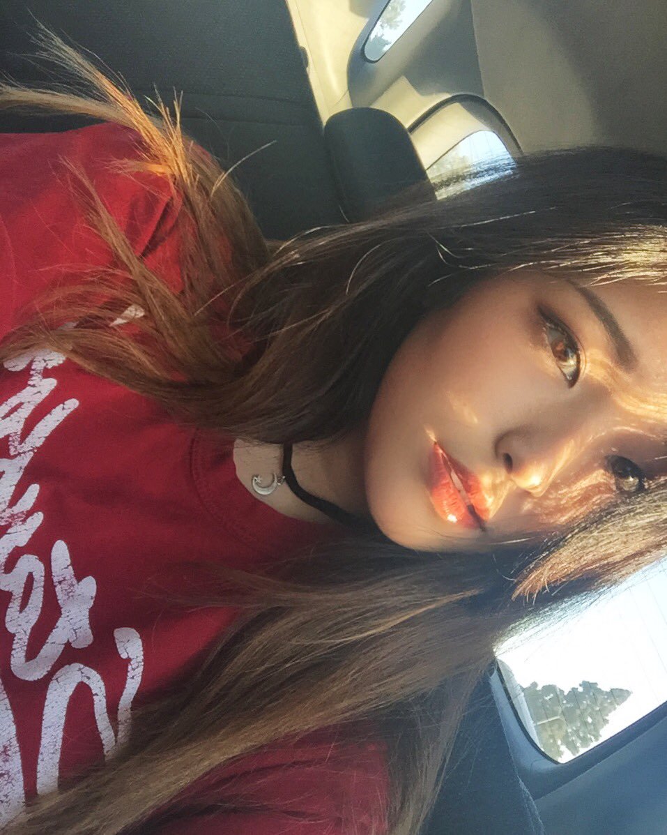 Hyoon / Aikuros #hDQIgEnM