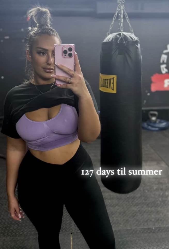 Thick Italian slut is exposed by brothers friend #k7VisRfe