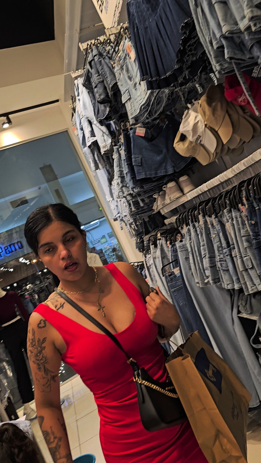 Latina creepshot #zMfcbAnt